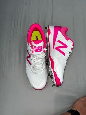 New Balance Women’s Athletic Cleats - White & Hot Pink